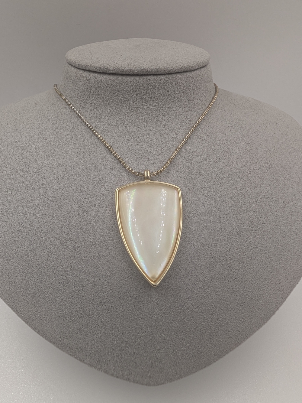 Lucky Brand Mother of Pearl Shield Pendant Necklace Gold Tone EUC 0332